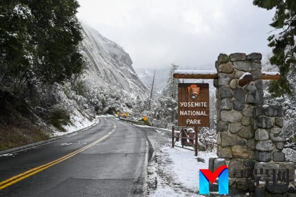 A welcome sign for Yosemite Natio<em></em>nal Park is pictured.