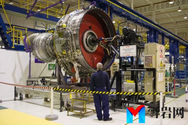 GREAT BRITAIN - APRIL 18:  Enginer works on a Rolls Royce jet engine in the production factory, Derbyshire, United Kingdom  (Photo by Tim Graham/Getty Images)