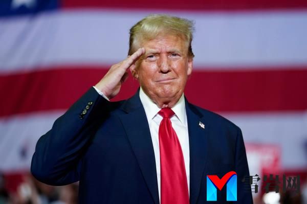 A judge modified Do<em></em>nald Trump’s gag order, freeing the former president to comment publicly a<em></em>bout witnesses and jurors in the hush mo<em></em>ney criminal trial.</p><p>　　