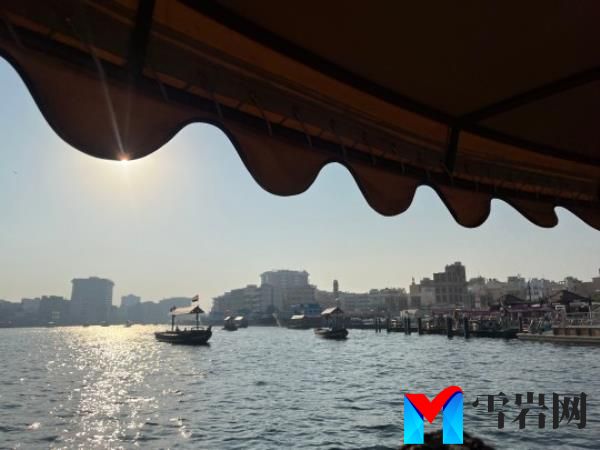 The view from the abra. An idyllic ride across the creek - the o<em></em>nly shame is it