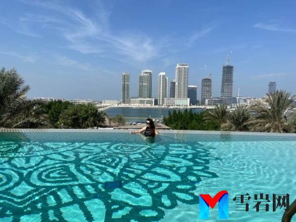 The skypool at W Dubai Mina Seyahi, set far above the metropolis, proved to be a real oasis