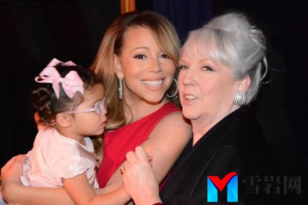 Mariah Carey with her mother Patricia