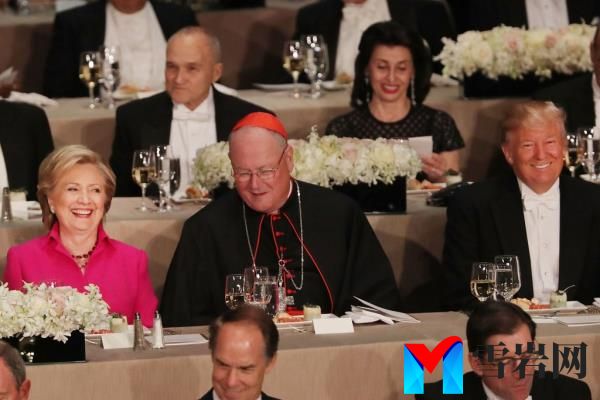 Do<em></em>nald Trump and Hillary Clinton with Dolan at the 2016 Al Smith Dinner.