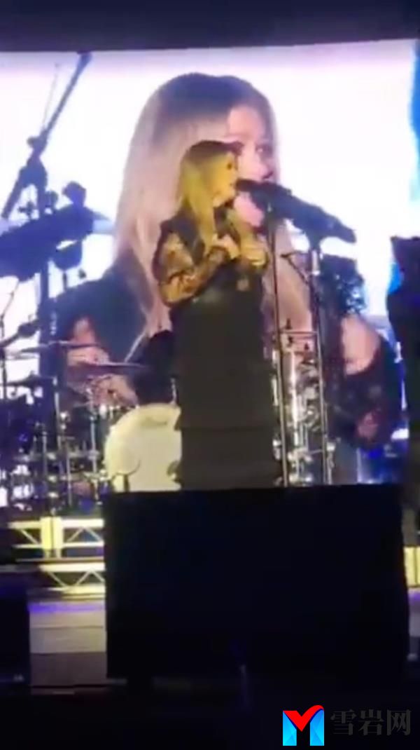 The NSWF malfunction, which was captured by an audience member and posted on X (formerly Twitter), occurred while Clarkson, 41, was belting out her 2012 hit 