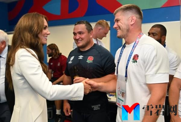 MARSEILLE, FRANCE - SEPTEMBER 09: Catherine, Princess of Wales and Patron of the England Rugby Football Unio<em></em>n (RFU) shakes hands with Owen Farrell of England in the dressing room following the Rugby World Cup France 2023 match between England and Argentina at Stade Velodrome on September 09, 2023 in Marseille, France. (Photo by Dan Mullan/Getty Images)