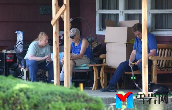 Asa Ellerup sitting on the porch