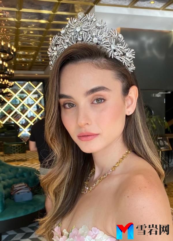Miss Israel, Noa Cochva, wearing a tiara, previously served as a battlefield medic and later a paramedic instructor and commander in the IDF.