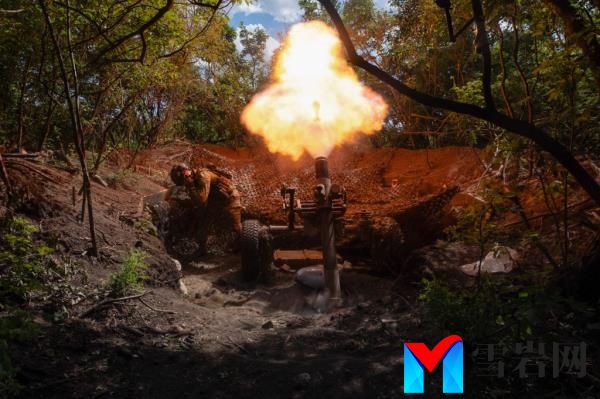 Ukrainian troops fire at Russian forces on the front line near Bakhmut in Ukraine