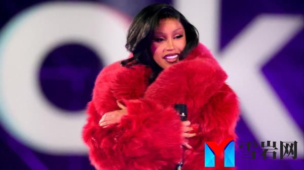 Cardi B对有关经济困难的传闻一笑置之