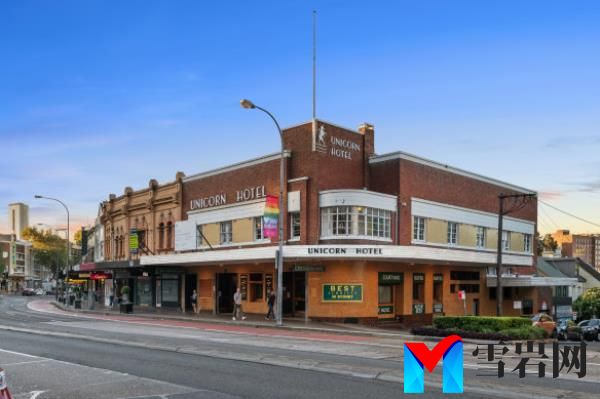 The Unicorn Hotel at 106 Oxford Street, Paddington.