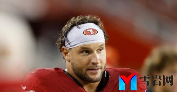 懦弱的NFL等到选举后罚款尼克博萨MAGA帽子展示