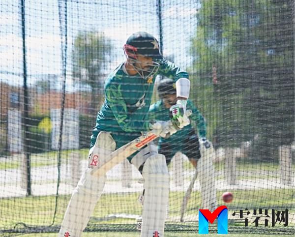  PAKISTAN’S Babar Azam bats in the nets during a practice session at Manuka Oval on Monday.—courtesy PCB 