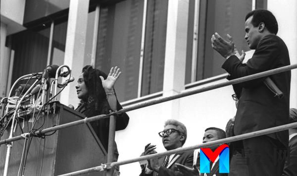 Coretta Addresses The Crowds