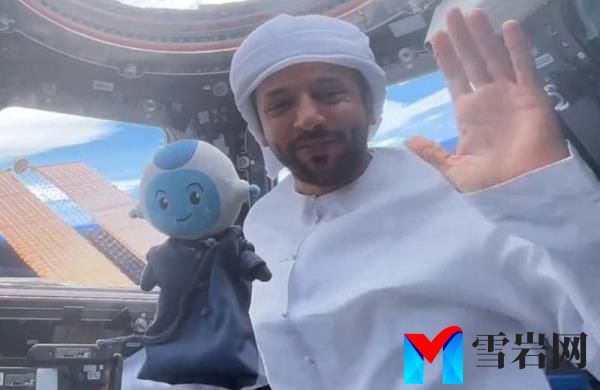 Sultan Al Neyadi从太空发来开斋节的问候