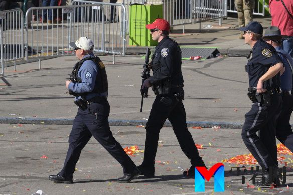 Law enforcement perso<em></em>nnel arrive at Unio<em></em>n Station following the shooting.